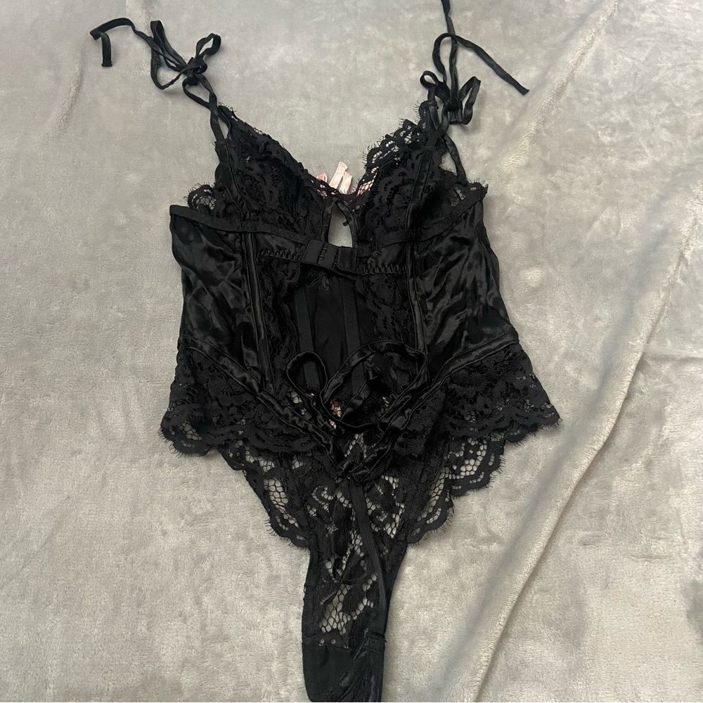 For love and lemons Noelle lace bodysuit